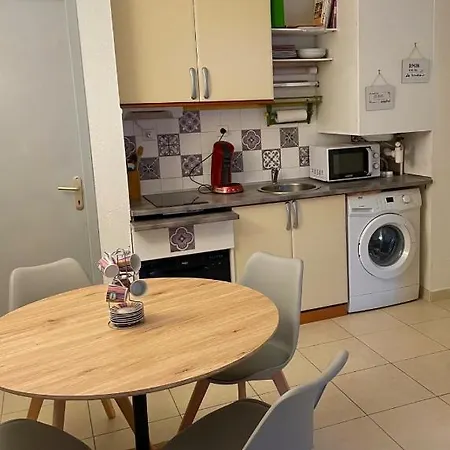 With Terrace At 2 Steps From The Sea * Saint-Raphael (Var)