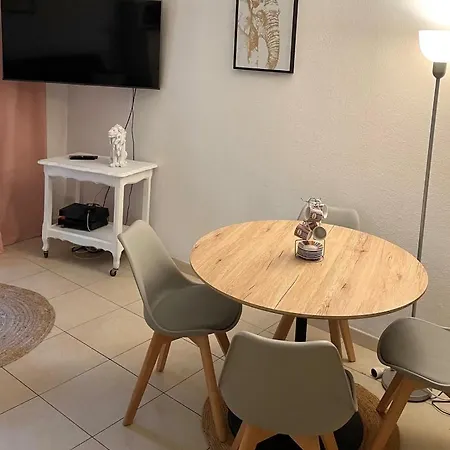 With Terrace At 2 Steps From The Sea Apartment Saint-Raphael (Var)