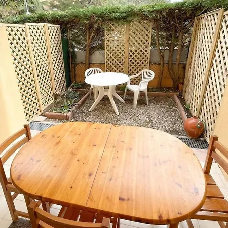 With Terrace At 2 Steps From The Sea Saint-Raphael (Var)