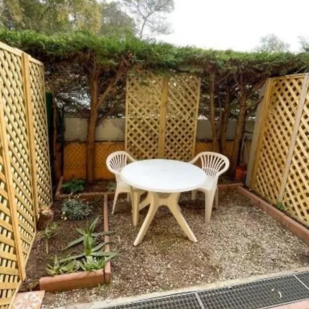With Terrace At 2 Steps From The Sea * Saint-Raphael (Var)